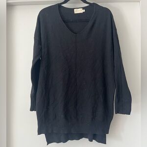 Dreamers | Vneck Tunic Oversized Sweater | Black | S/M